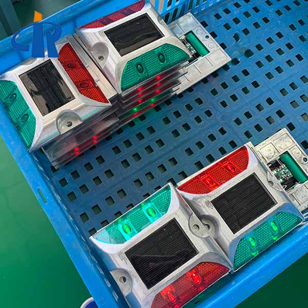 Horseshoe Led Solar Road Stud For Walkway In Japan